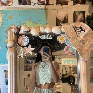 Monteau Los Angeles white lace cropped tank